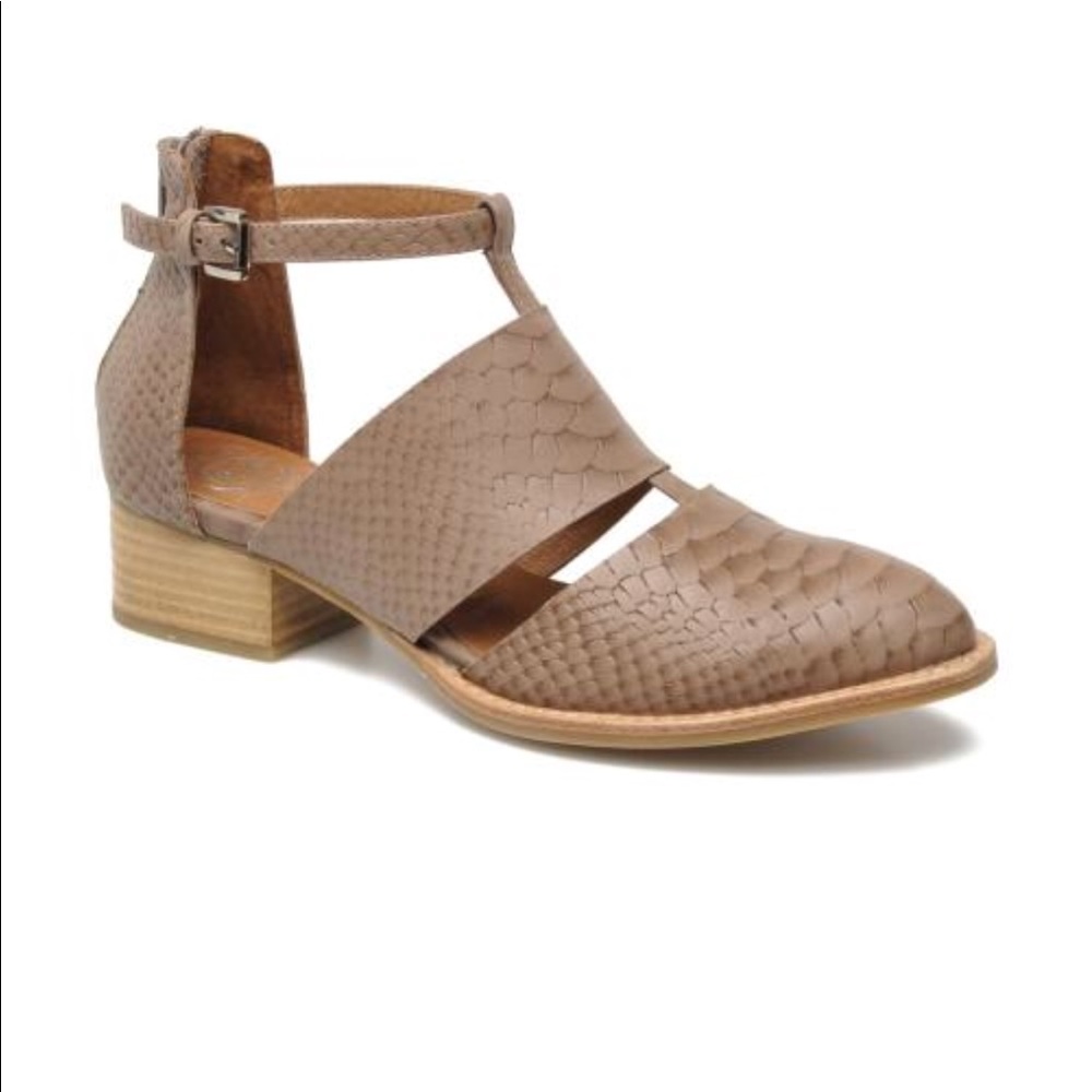 Jeffrey Campbell Carina Cut Out Bootie 7.5